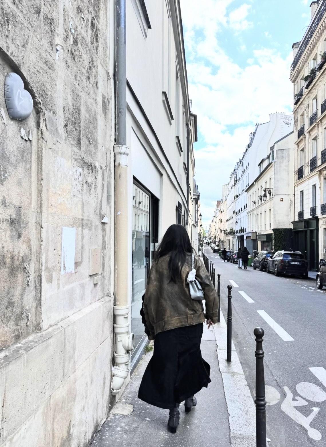 康堤打扮型格,星味十足。