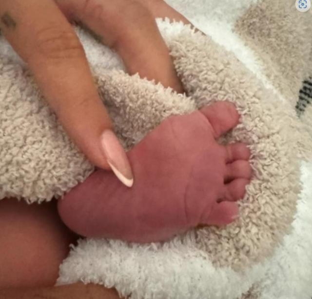 Fans們都期待看到Hailey作為母親的日常點滴。