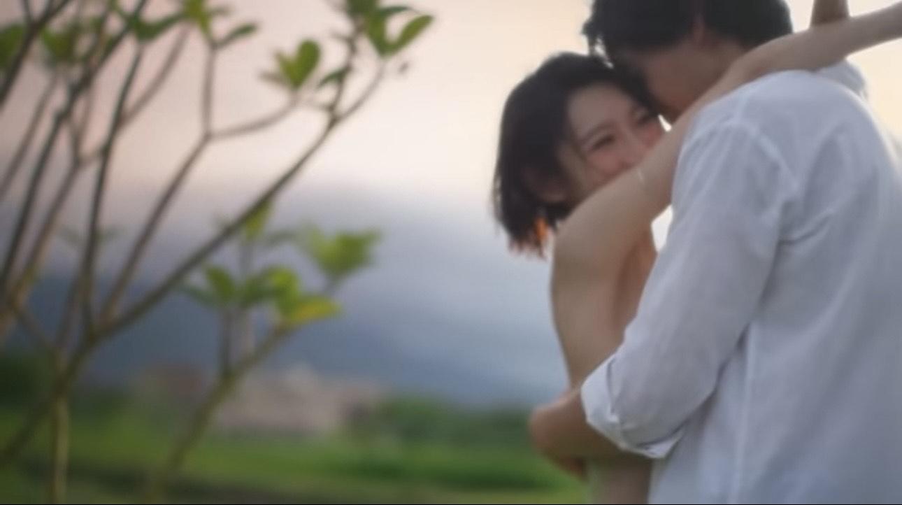 林明禎《ON CLOUD NINE 》MV截圖。