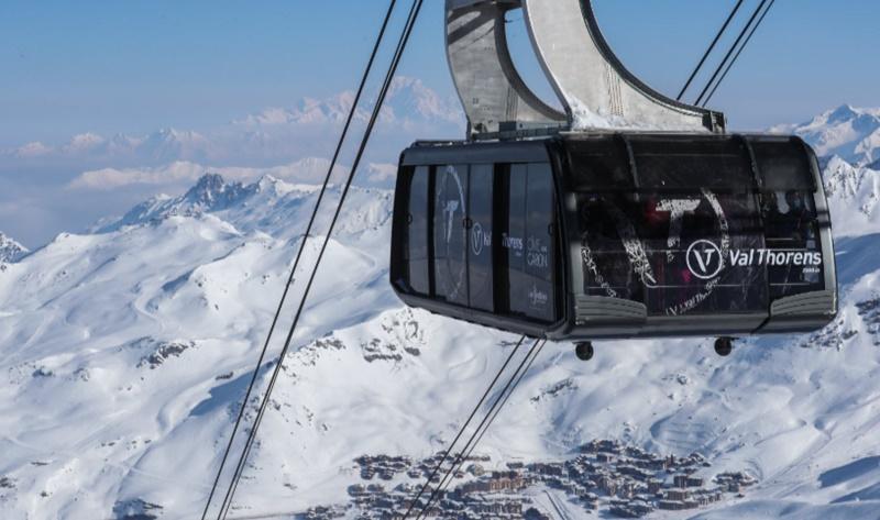 事發時纜車以部分手動模式操作運載工人。(X)