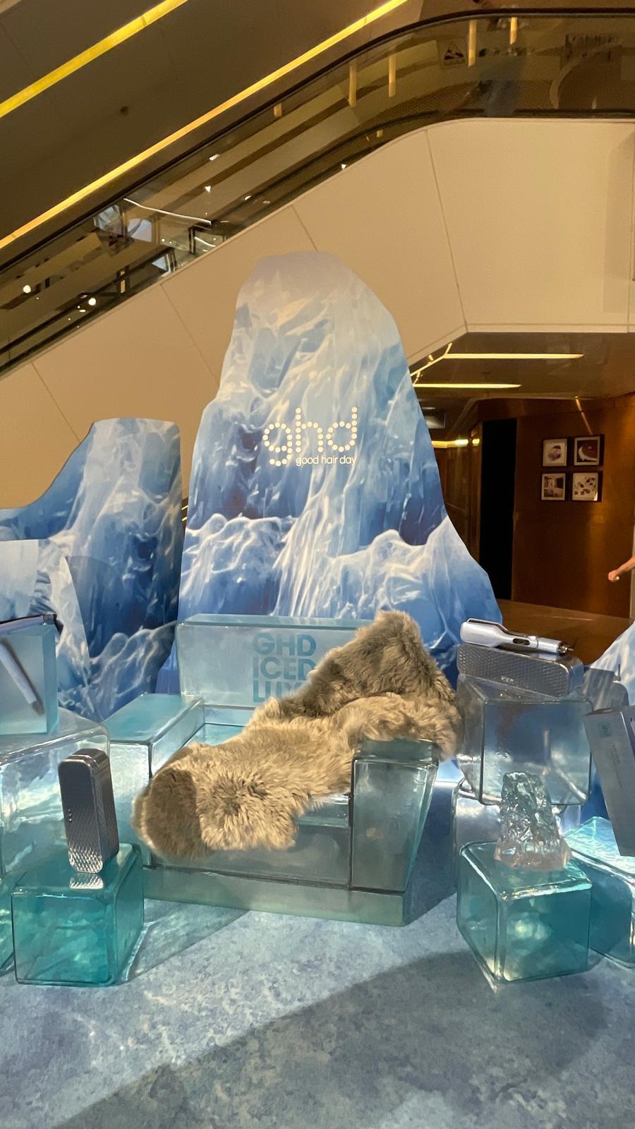 ghd X’MAS24 ICED LUXE海港城期間限定店有聖誕特別版ICED LUXE奢華冰藍系列。