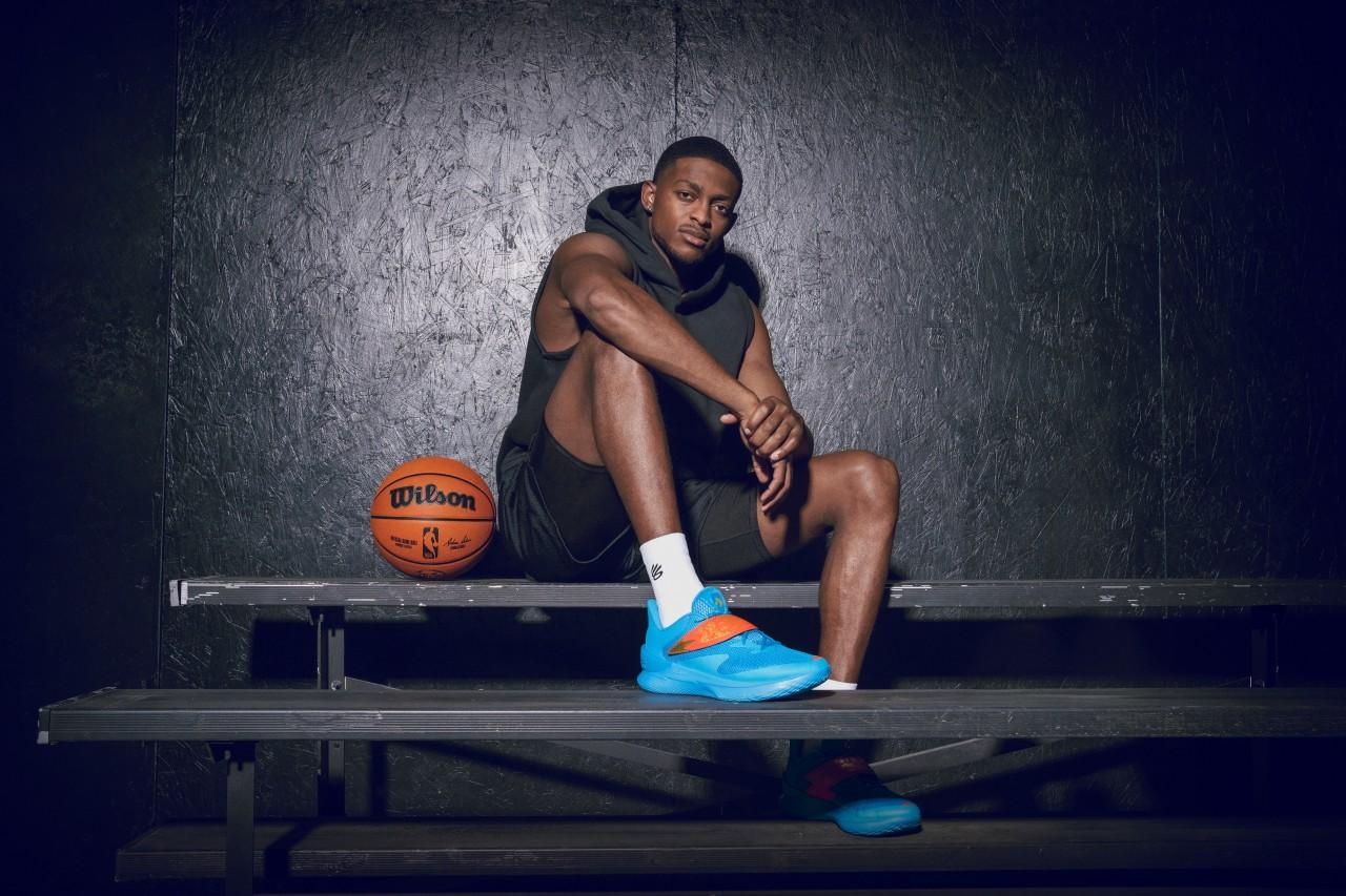 籃球鞋推薦｜迪艾朗霍斯（De’Aaron Fox）首對簽名鞋Fox 1登場 首發配色感受聖誕氣氛