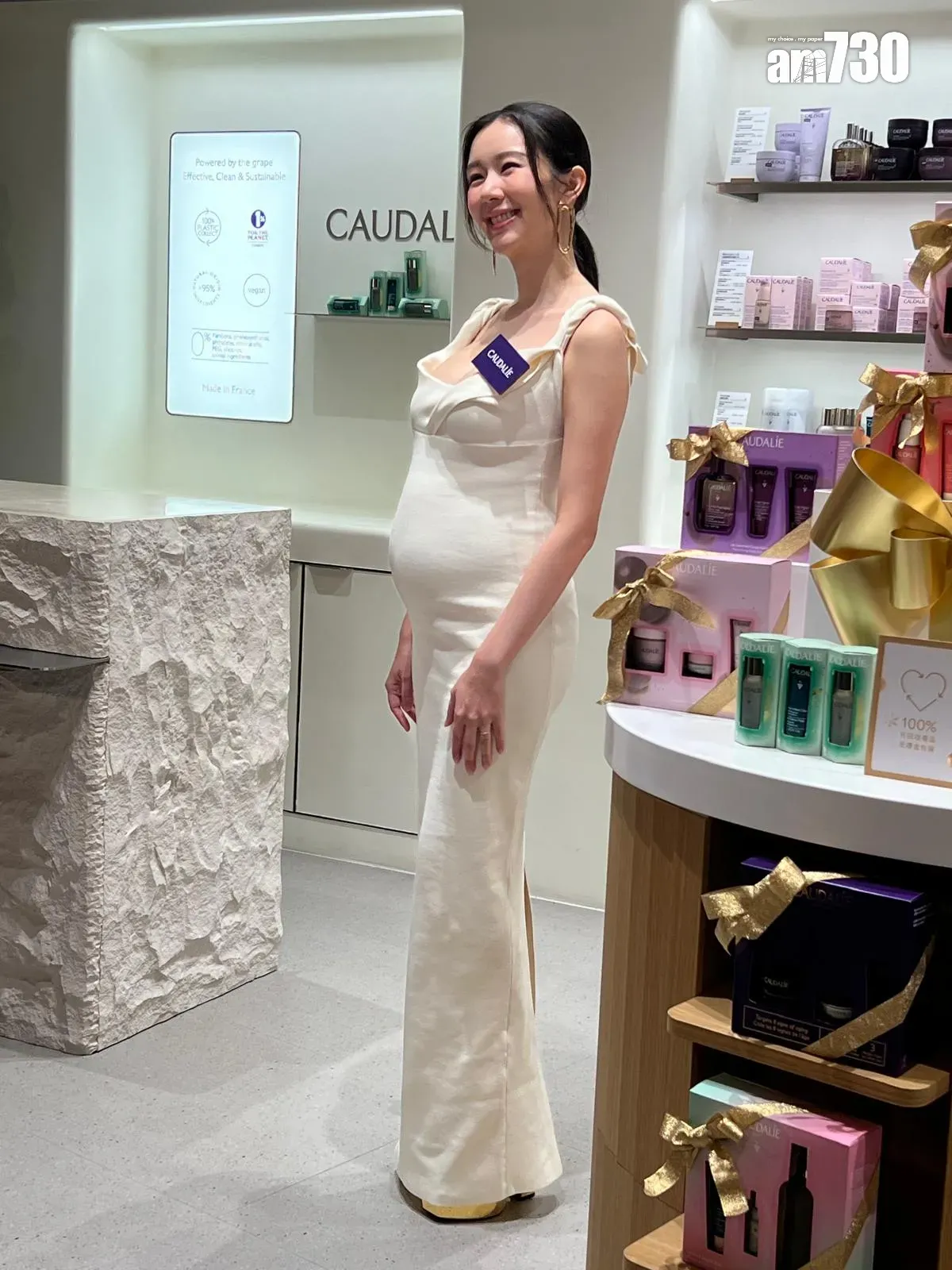 麥明詩成為大肚婆仍相當活躍