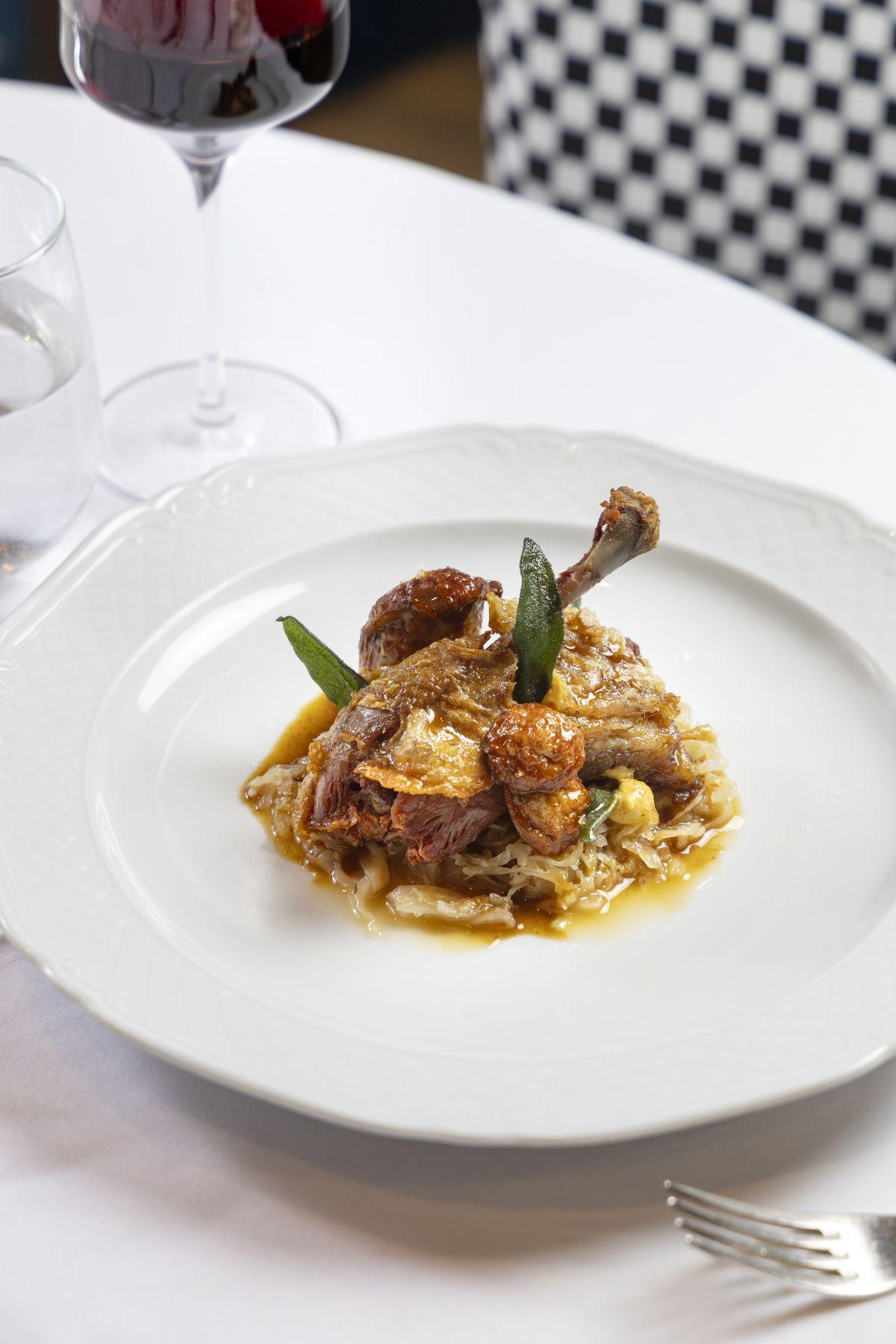 醃製10小時鴨腿$388(圖片由餐廳提供)