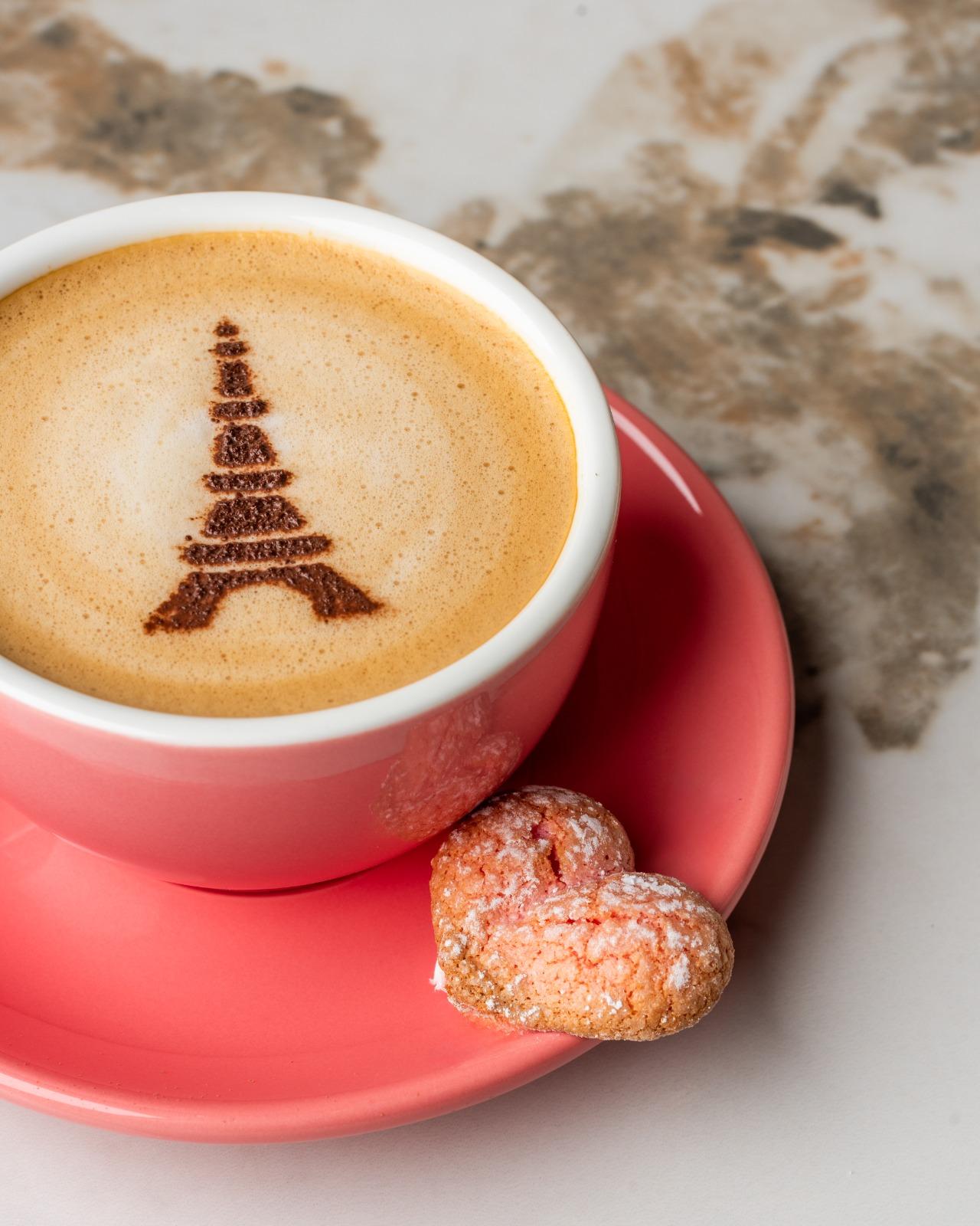 心形榛子餅乾馬卡龍配店內的咖啡一流!