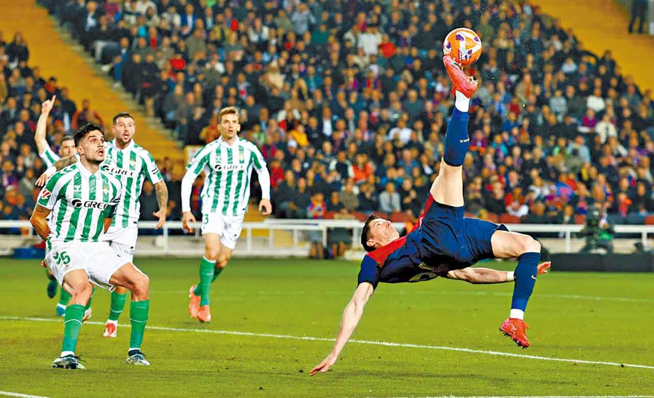 歐聯|巴塞迎多蒙特「大」有睇頭