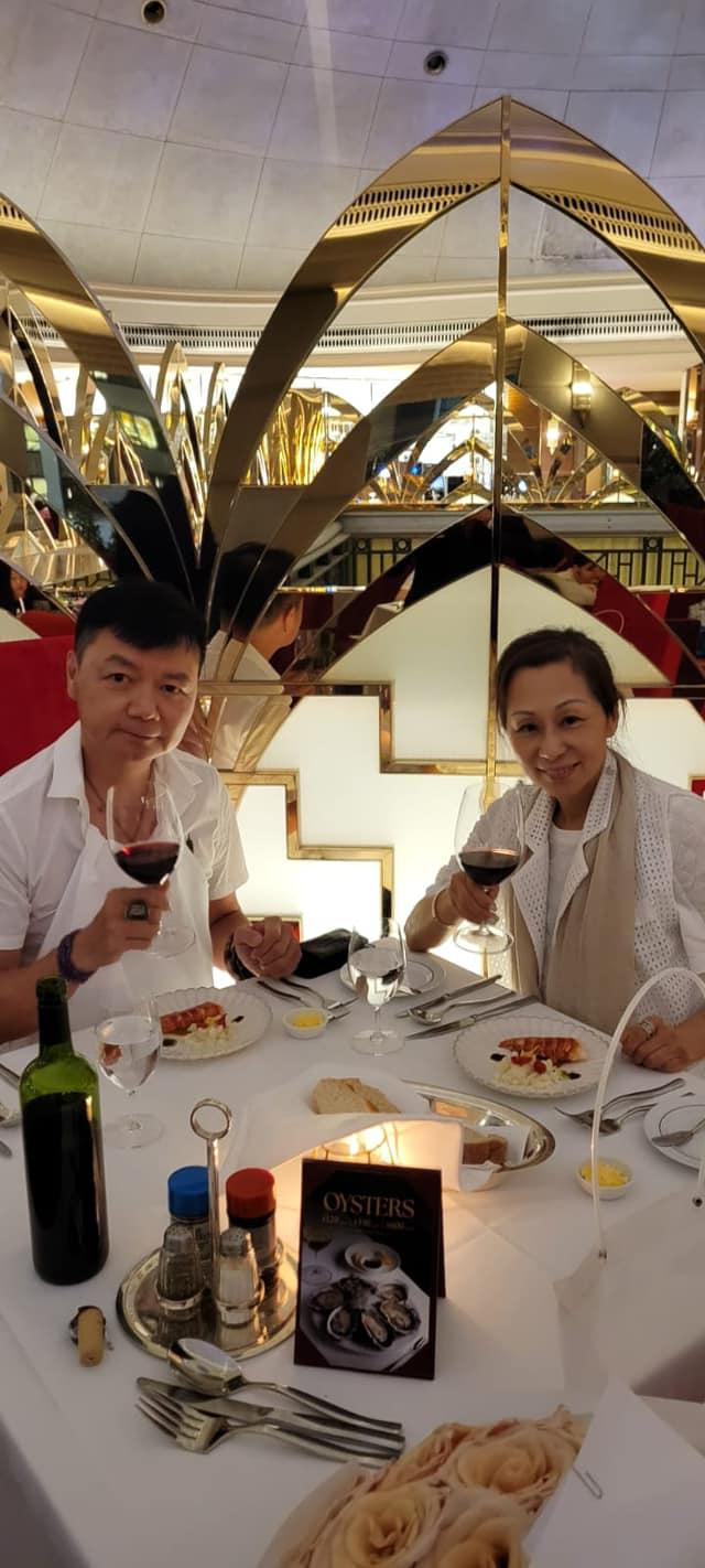 艾威與太太Lisa,相識相愛20餘年。