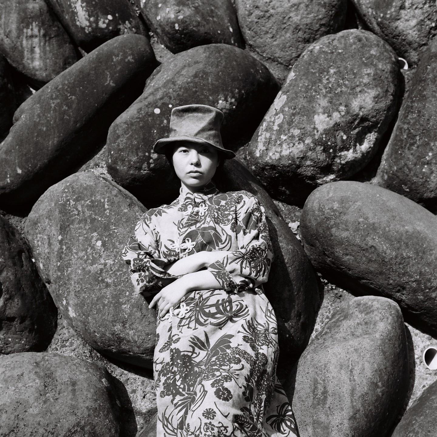 復古亞麻系列造型照。