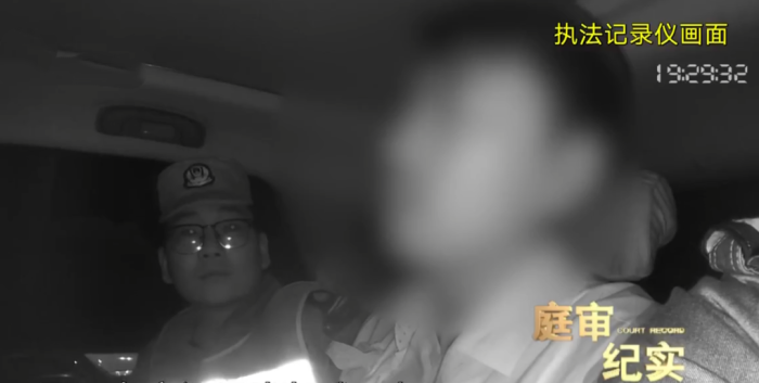 綁架案執法紀錄儀畫面。(《看看新聞》)