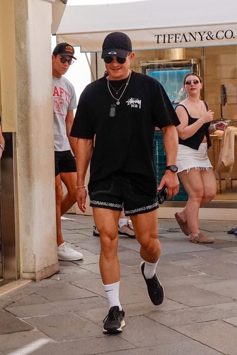 奧蘭多轉身離開,未有同Sydney say bye。