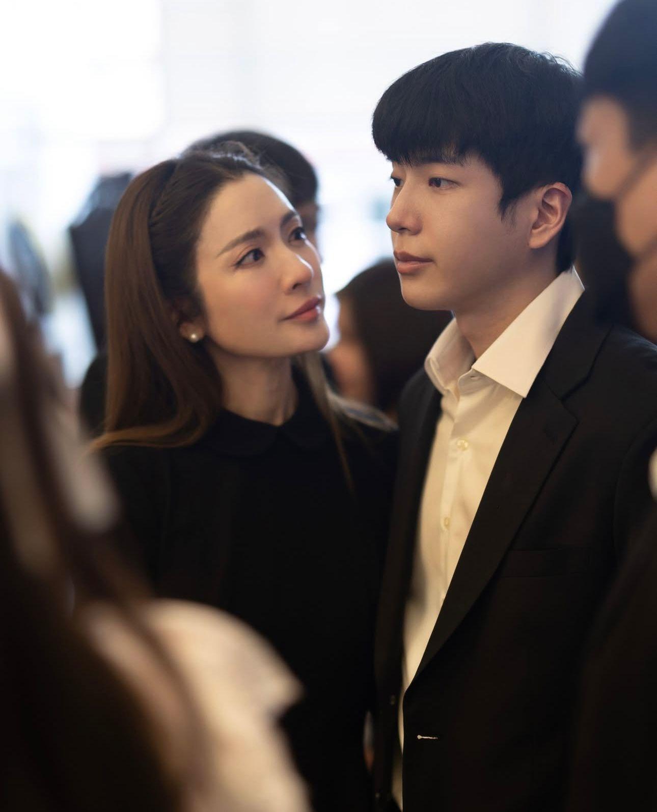 Nonkul的演員女友Aff全程陪伴。