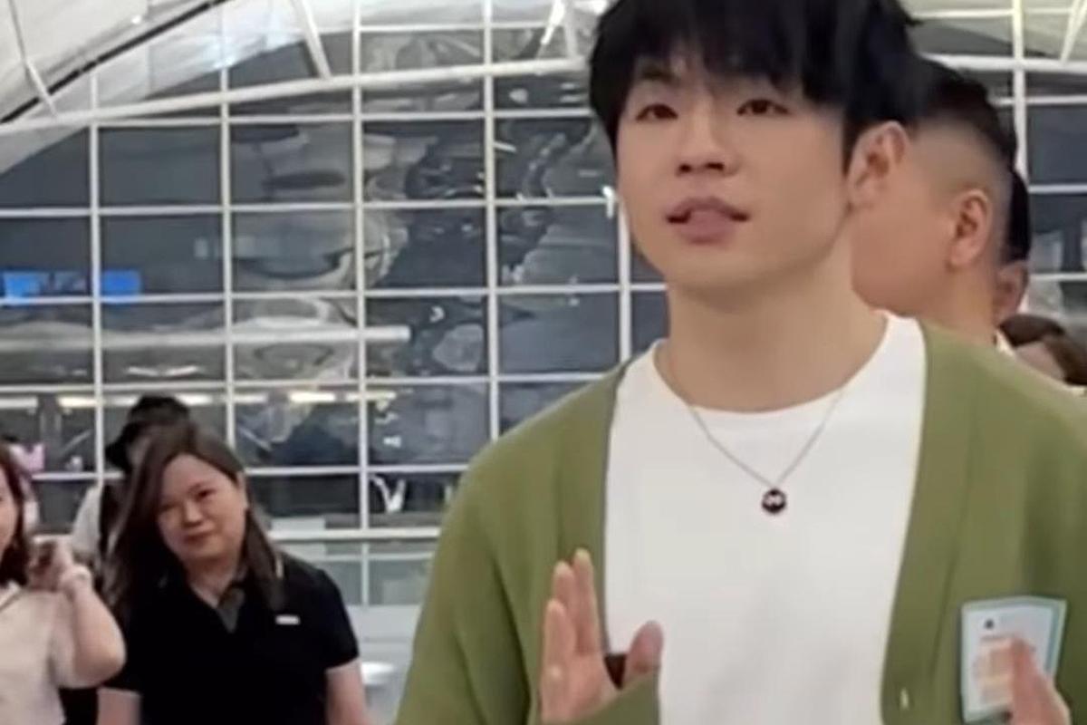 羅淑佩(左)曾被影到公餘時間到機場追星。(資料圖片)