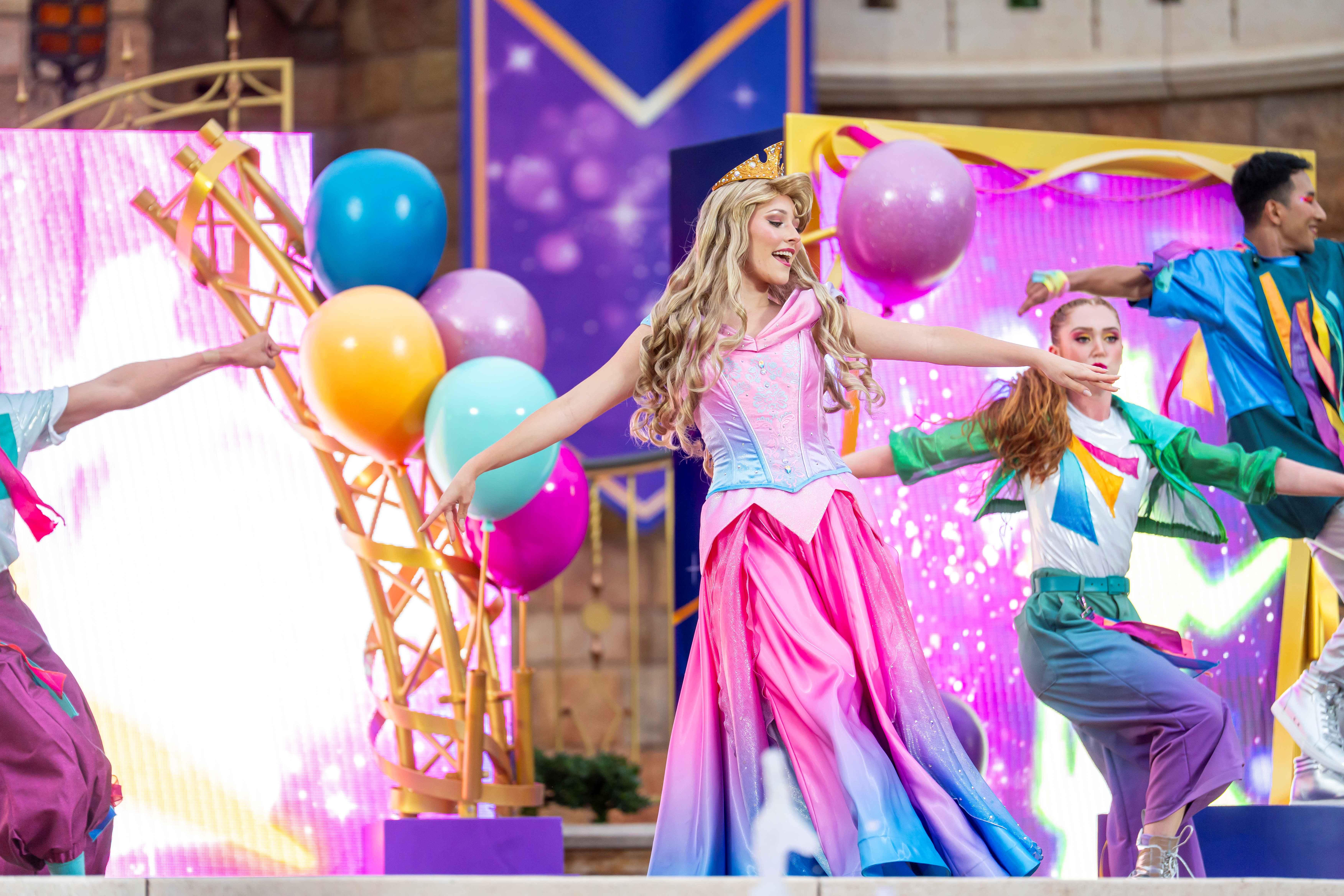 睡公主首次以派對禮服造型亮相。