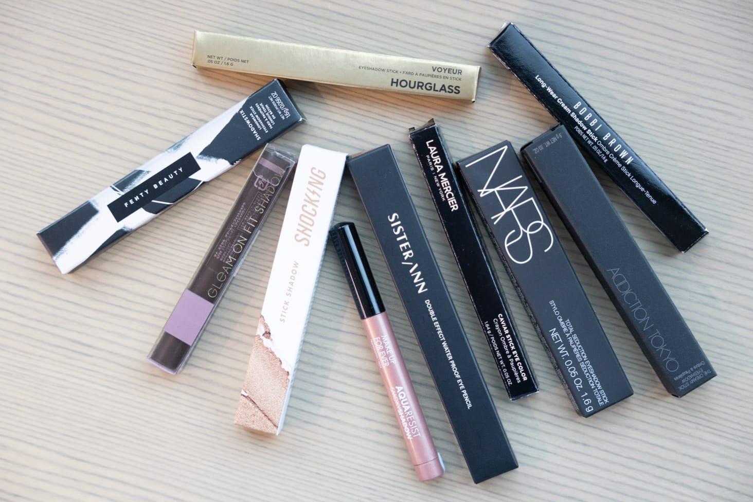 消委會測試眼影筆產品。(蘇文傑 攝)