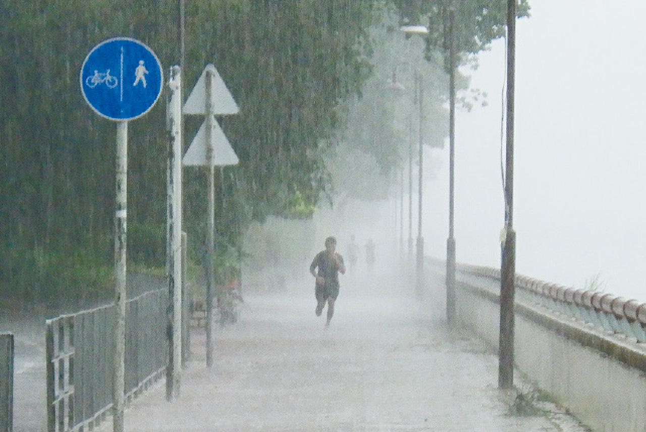 颱風韋帕 狂風暴雨