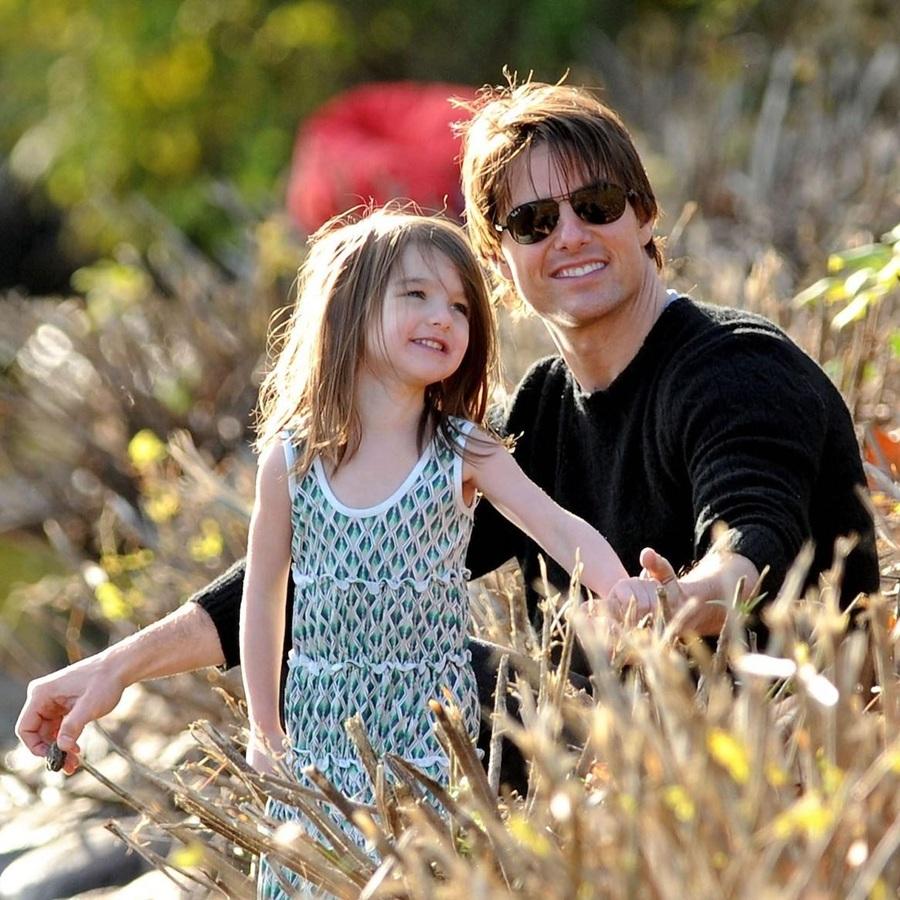 阿湯與前妻姬蒂荷姆絲所生的女兒Suri。