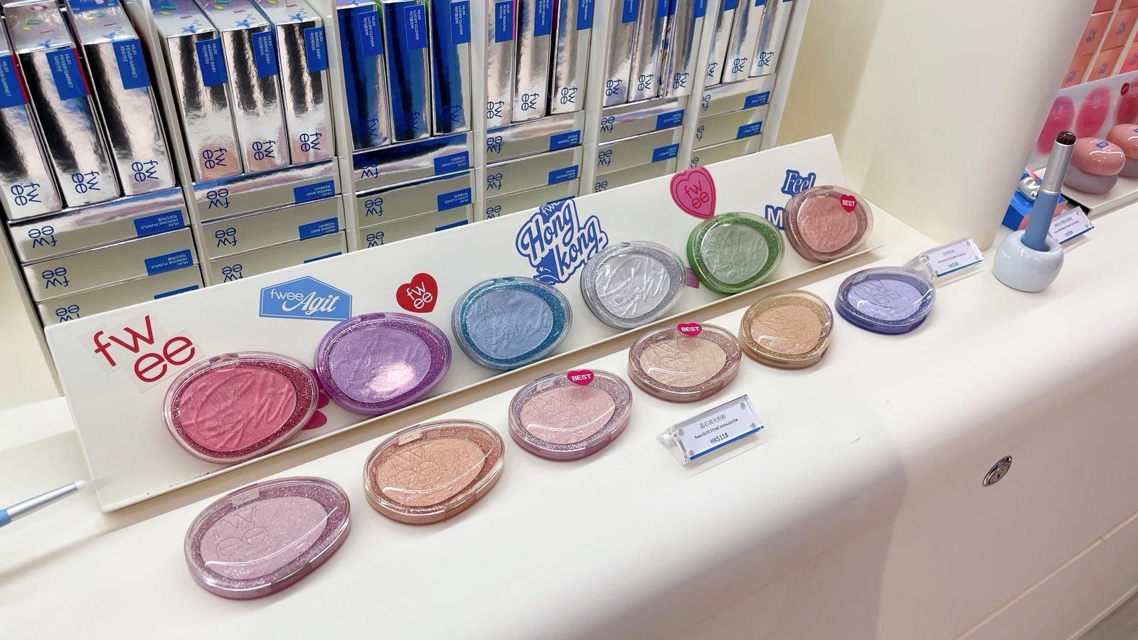 晶石高光粉餅 $138