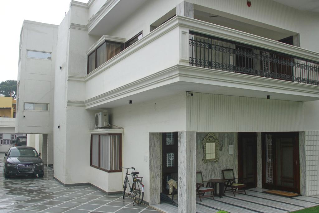 賈恩涉嫌在加濟阿巴德(Ghaziabad)租豪宅,經營假冒大使館騙財。(美聯社)