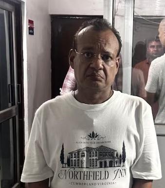 賈恩涉嫌在加濟阿巴德(Ghaziabad)租豪宅,經營假大使館,被警方拘捕。(互聯網)