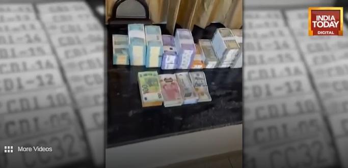 《今日印度》的影片顯示,假大使館內有大批現金。(互聯網)