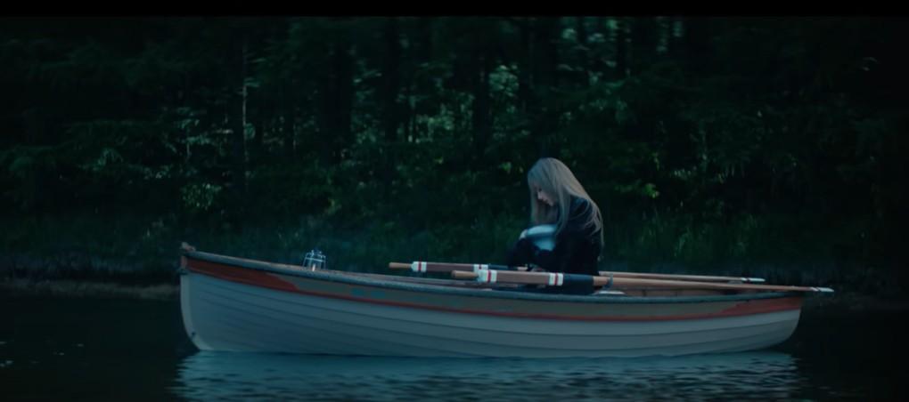 Lisa@BLACKPINK 坂口健太郎微電影MV出爐 願做湖映照你的美