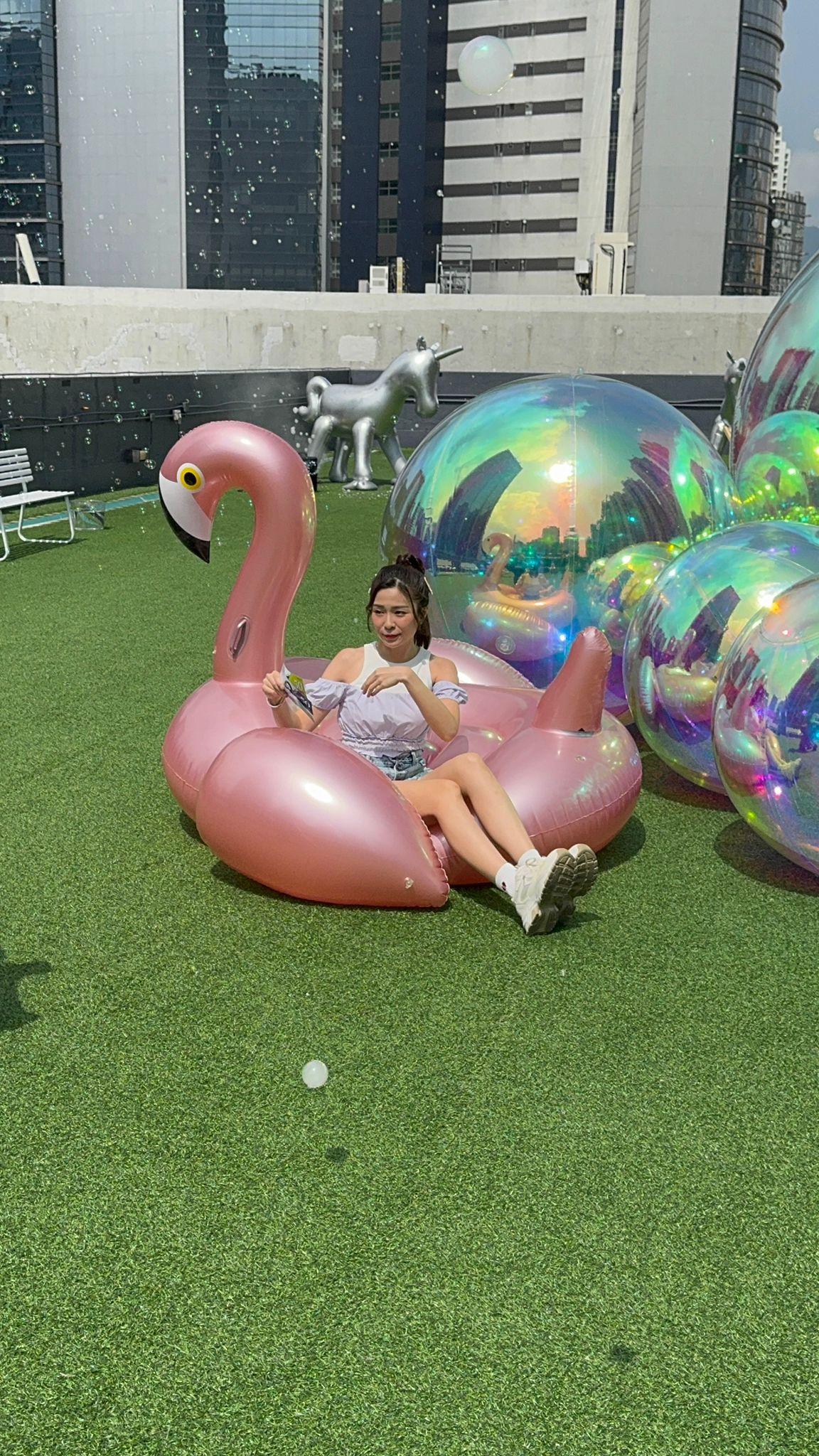 D2 Place天台,設有沙灘椅吹氣裝置,共大家打卡及chill。