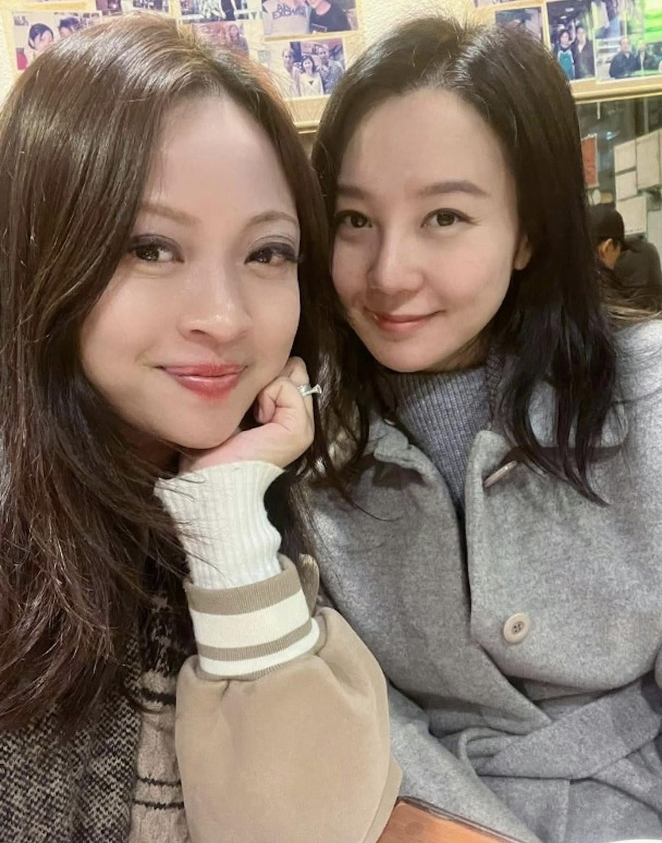 甄采浠與張佳添前妻黃敬佩原來是好姊妹。