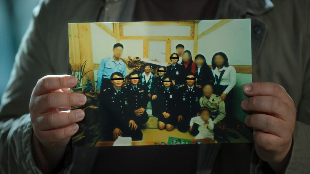 攝理教的教主跟執法人員關係密切。