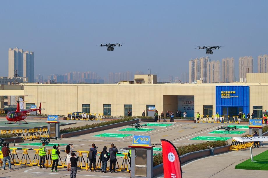 施政報告2025|據了解,政府推動低空經濟第二期試點,涵蓋載人飛行試驗。(圖片來源:視覺中國)