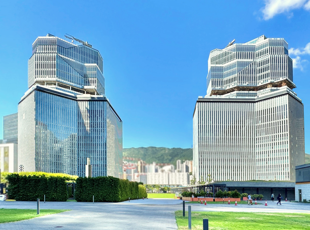 The Twins雙子匯由兩幢大樓組成,總樓面面積共達110萬平方呎(旅發局圖片)
