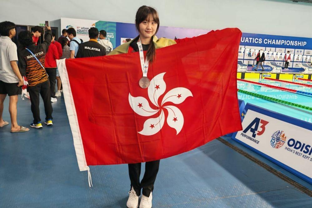 游泳亞錦賽|王子依獲得218.9分僅不敵中國的葉林希和李思佳,勇奪銅牌。(中國香港游泳總會)
