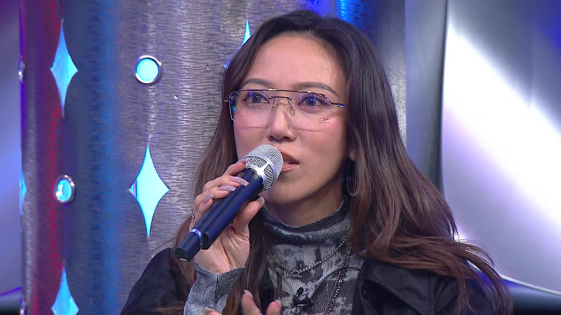 導師鍾舒漫聽到後更眼泛淚光,堅定表示:你完全冇令我失望,你每一次都做咗你最好,同埋你真係好有能力,I am so proud of you。