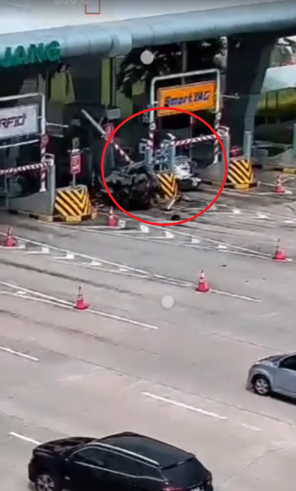 馬來西亞連環車禍 雙胞胎男嬰母親僅能救一人 另一兒子拋出車亡