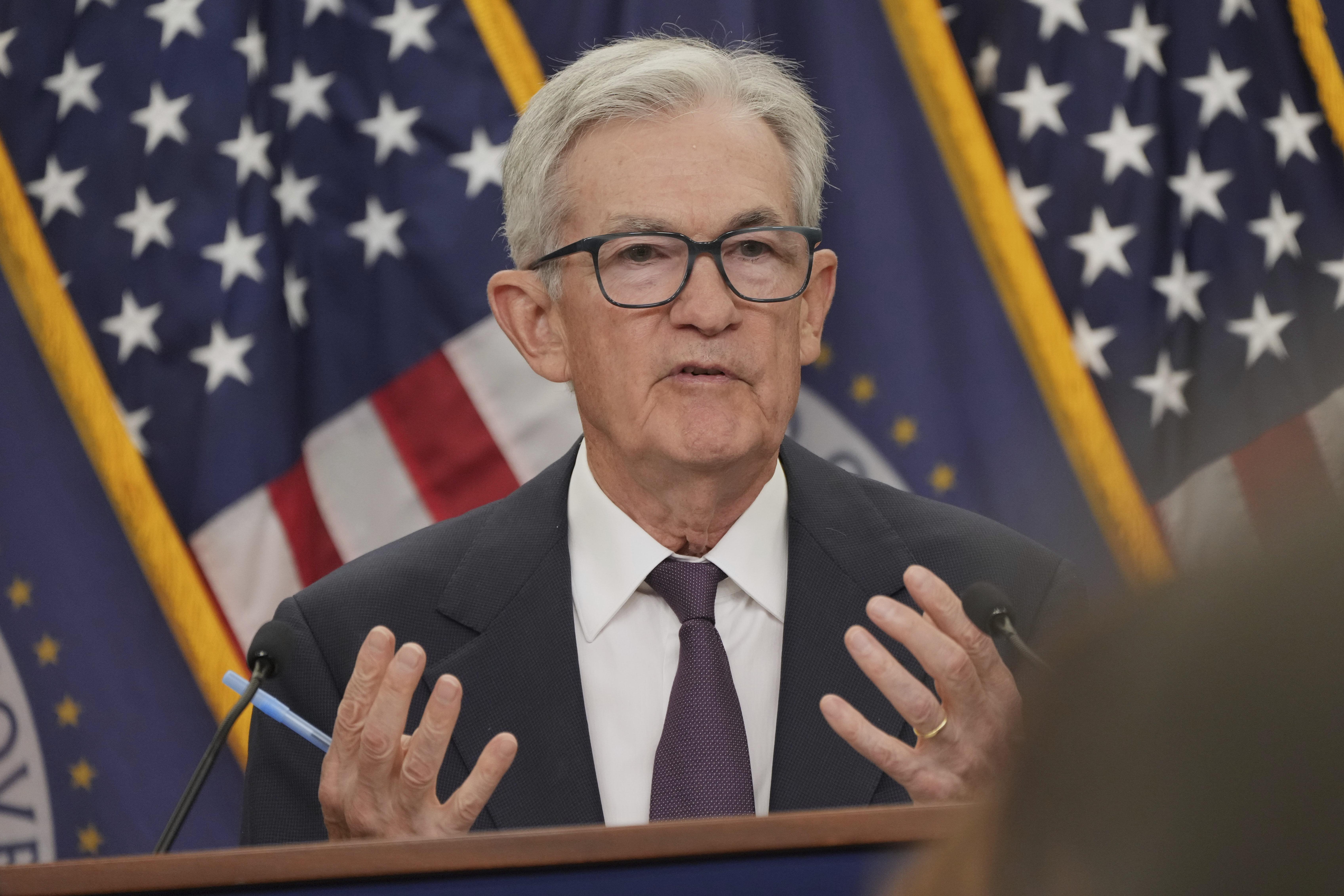 鮑威爾表示,不能再說美國勞工市場非常穩固,形容今次減息屬於風險管理。(AP)