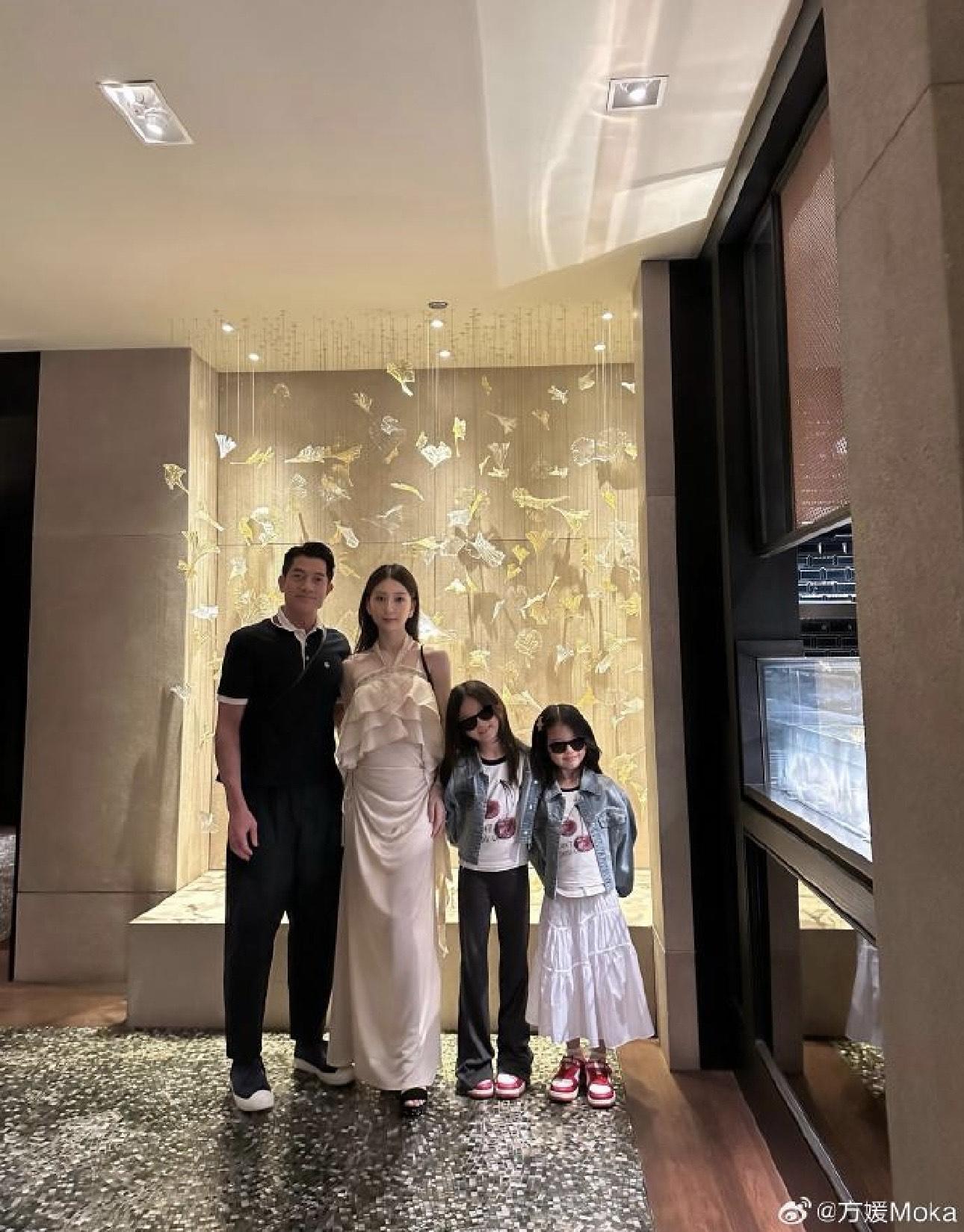 富城早前亦透露在10月5日完成成都演唱會後,便會放一個月長假,專心陪伴老婆待產。