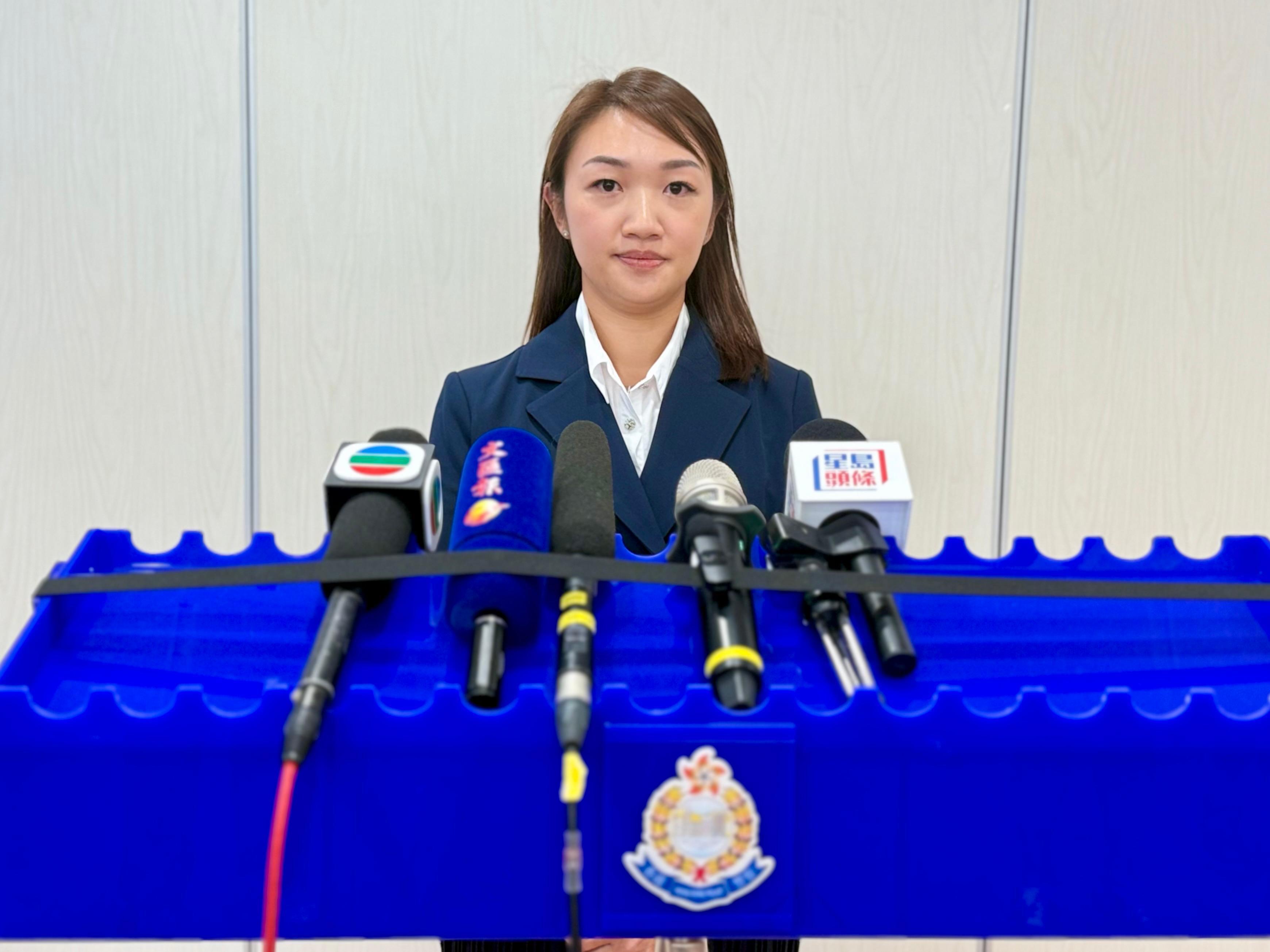 沙田警區重案組第一隊偵緝督察江杏宜簡報案件。(香港警察圖片)
