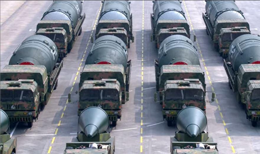 抗戰勝利80周年｜巡航導彈方隊、高超聲速導彈方隊通過天安門廣場。(央視截圖)