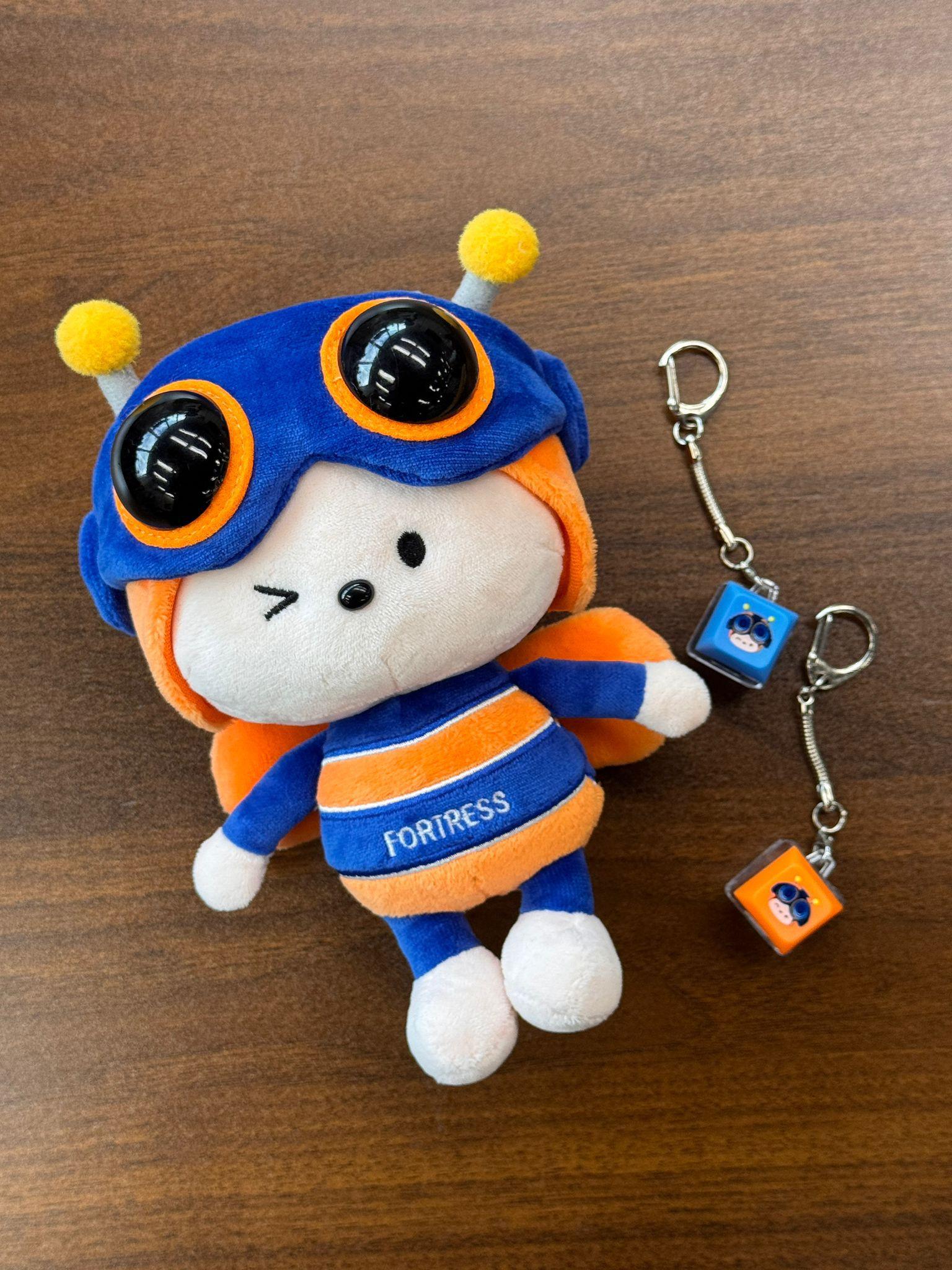 「小蜜蜂」被起底,發現是香港電器店的「聰豐B」。