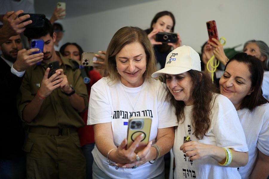 以色列已接收全部20名獲釋人質 載巴人車輛離開以國監獄｜以巴衝突