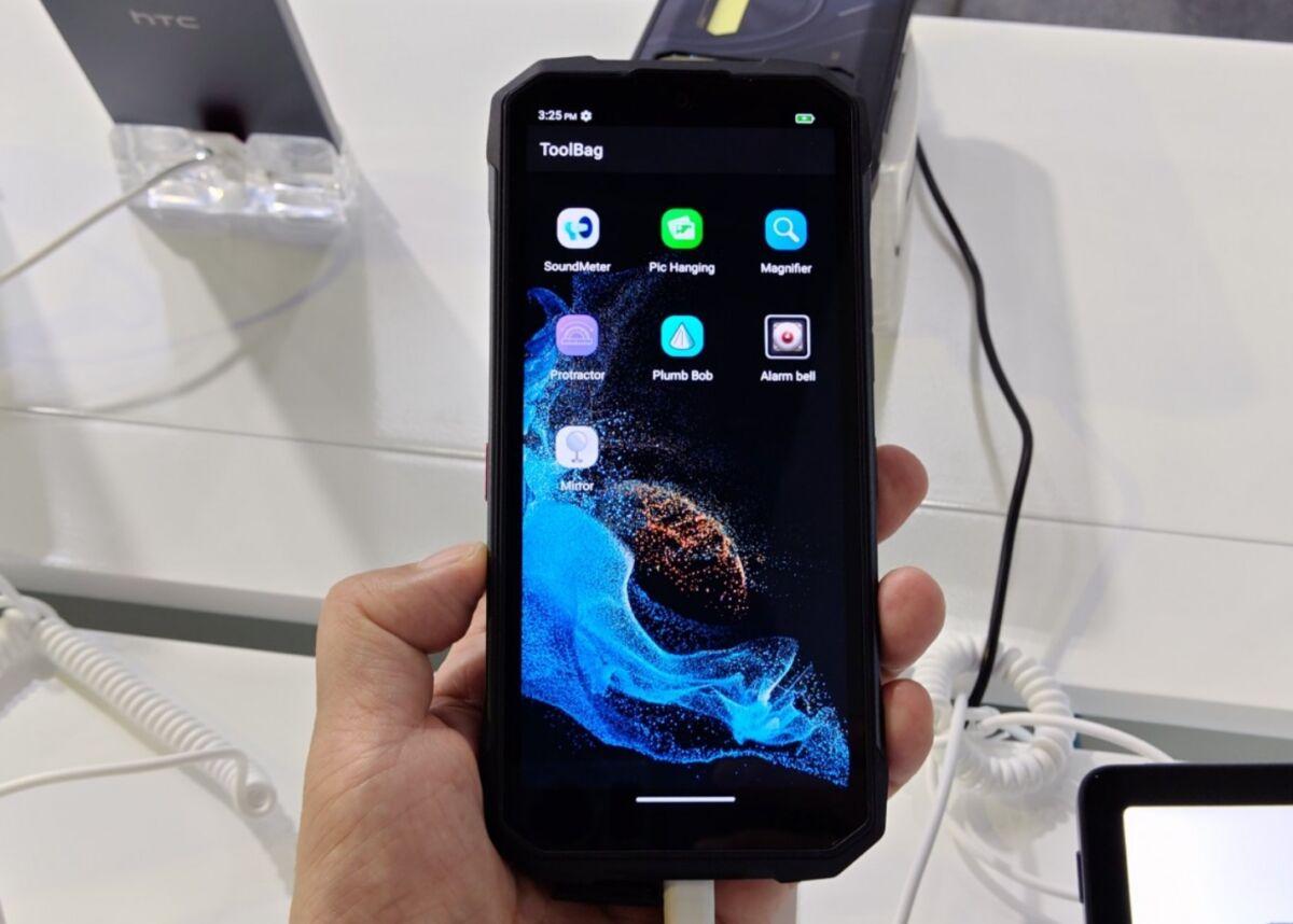 HTC Wildfire 系列手機設四款不同設計的機型