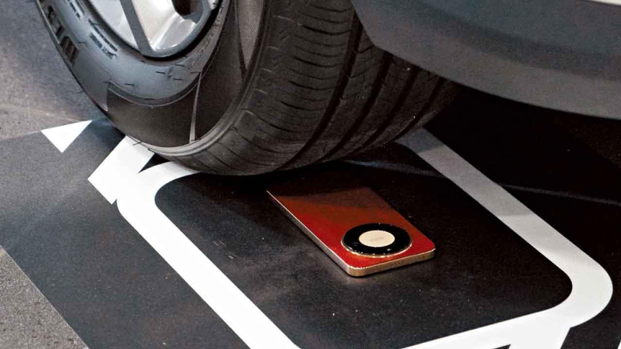 HONOR X9d被車輾過都不碎裂。