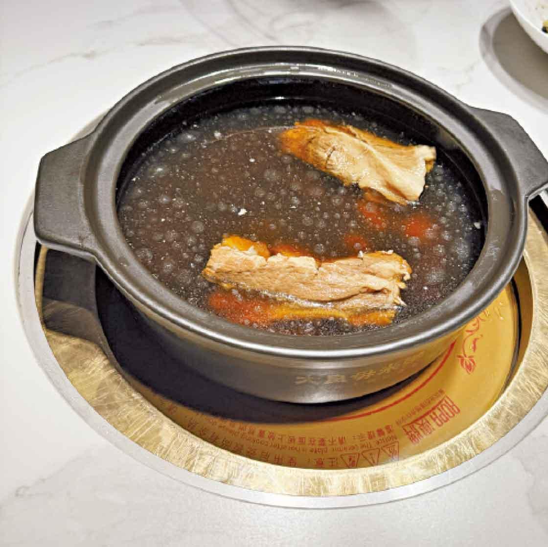 野生靈芝燉八両肉