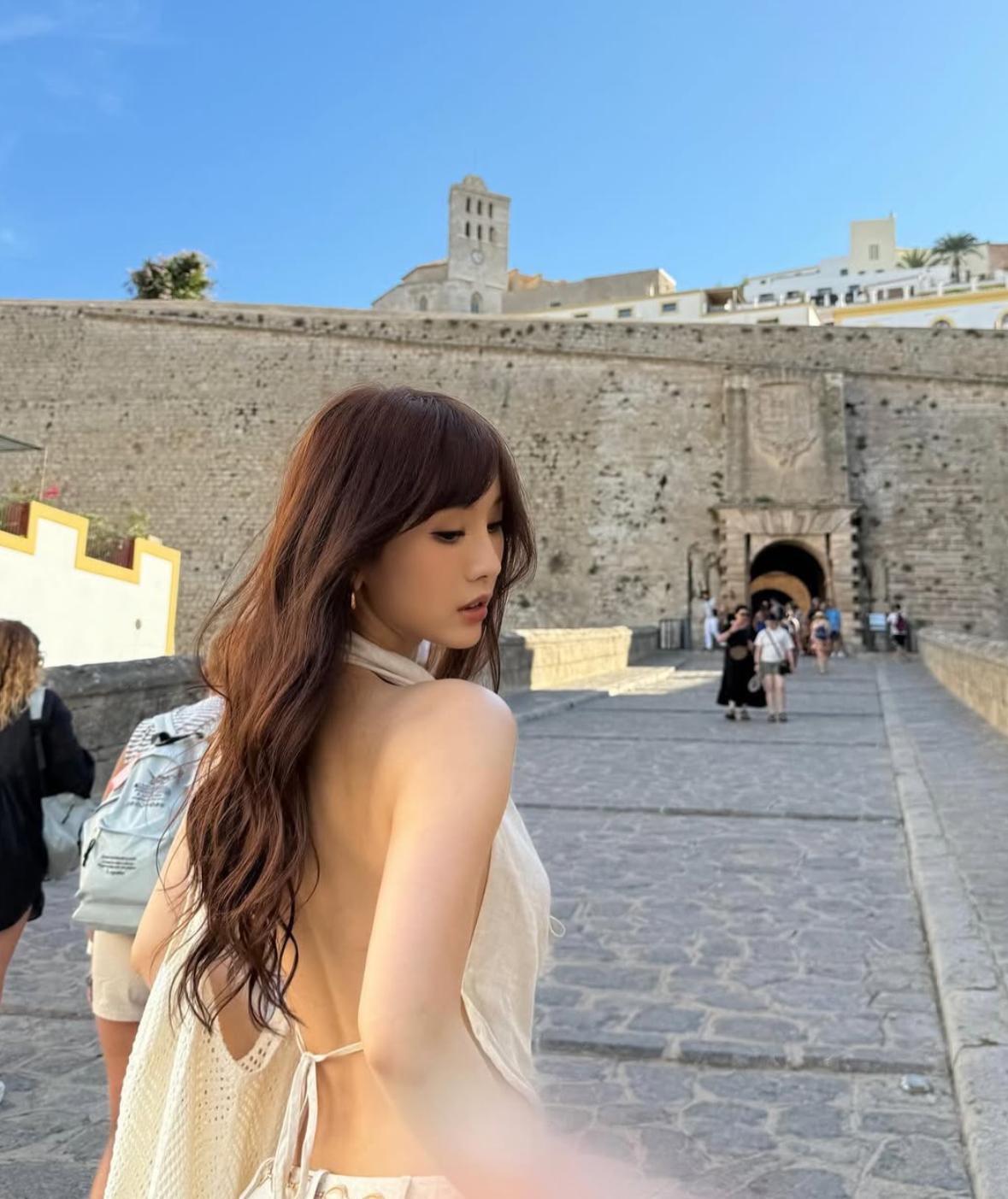 陳靜大曬西班牙旅行靚相。