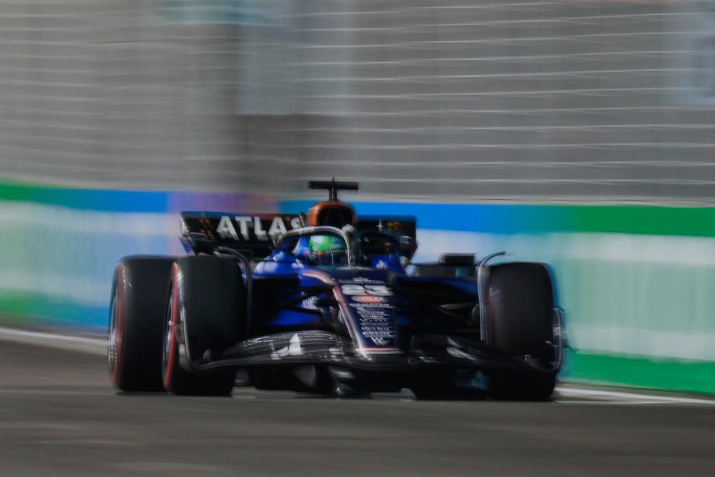 F1|新加坡站兩架威廉士戰車因尾翼違規而被取消排位賽成績。(美聯社)