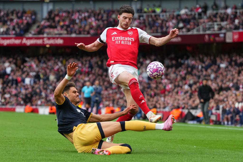 英超|阿仙奴擊敗韋斯咸上榜首。(美聯社)