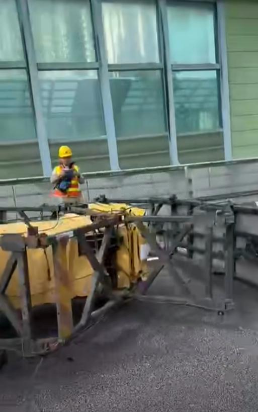 吐露港公路發生車禍。(fb「車cam L(香港群組)」圖片)