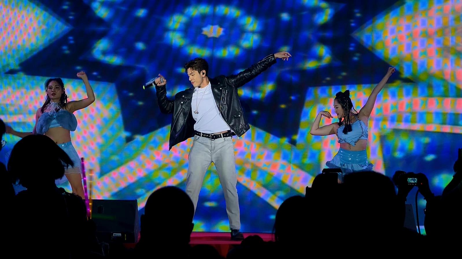 除了唱自己歌,German亦有演唱哥哥的《有心人》。