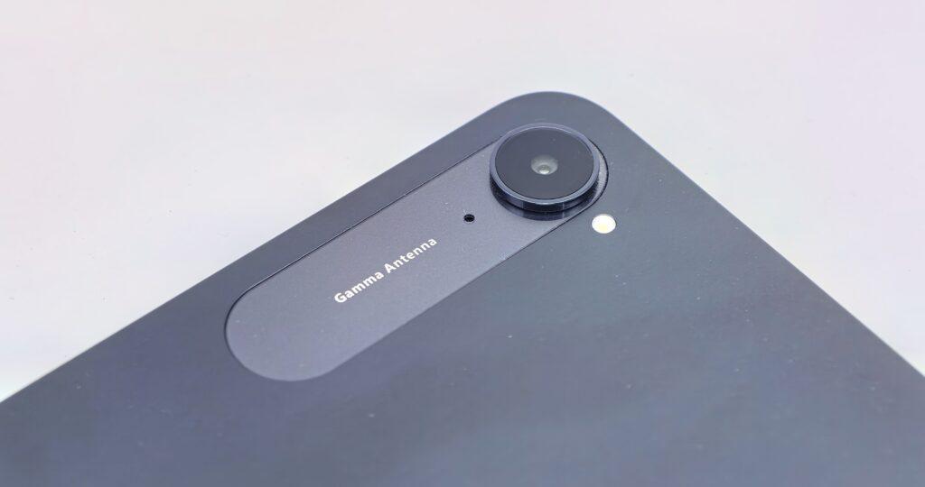 小米 Pad Mini 測評|機背上方設有 1300 萬像主鏡頭