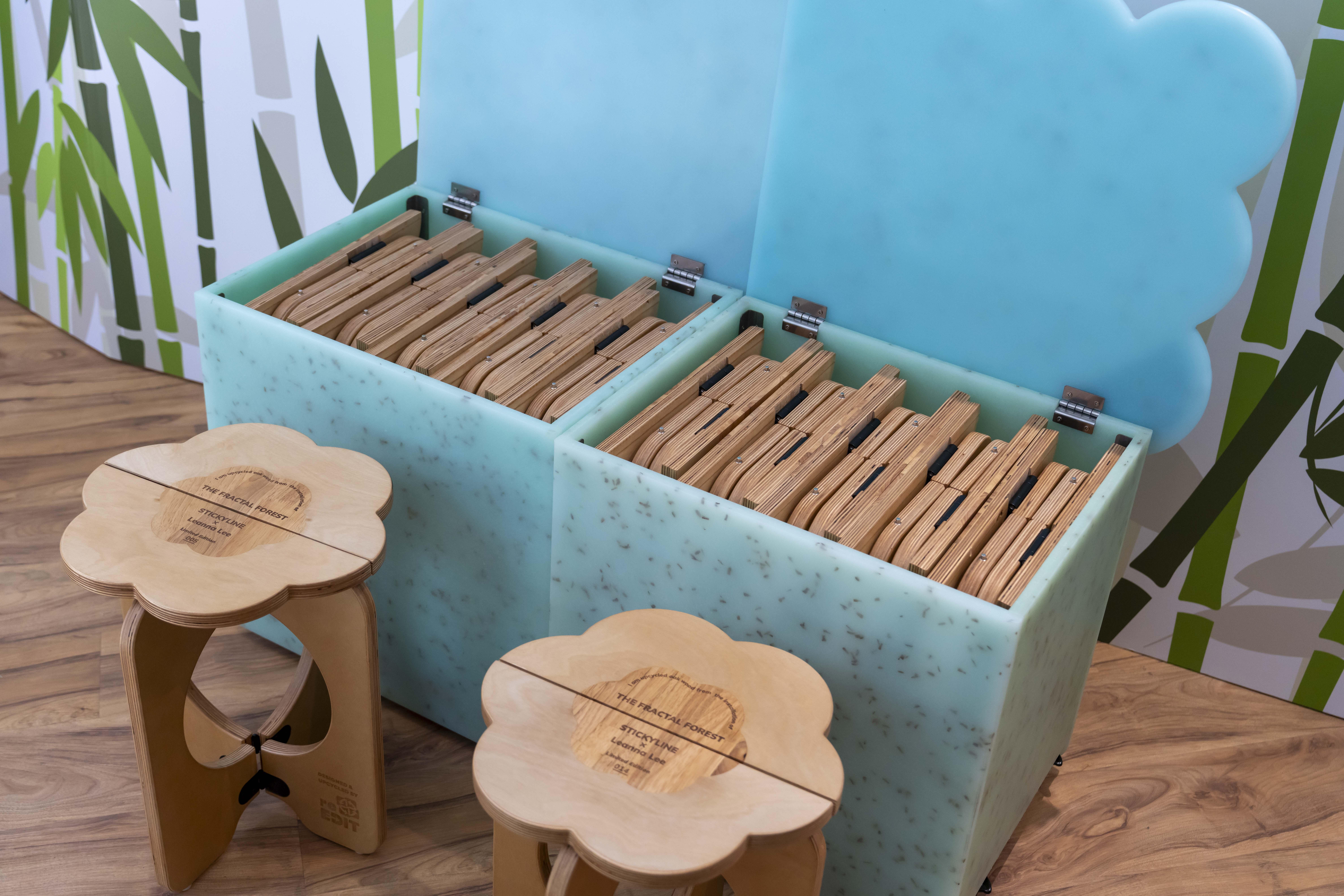 集團向「太子社區客廳」送上由藝術裝置《The Fractal Forest》升級循環再造的多功能摺凳。(恒地提供)