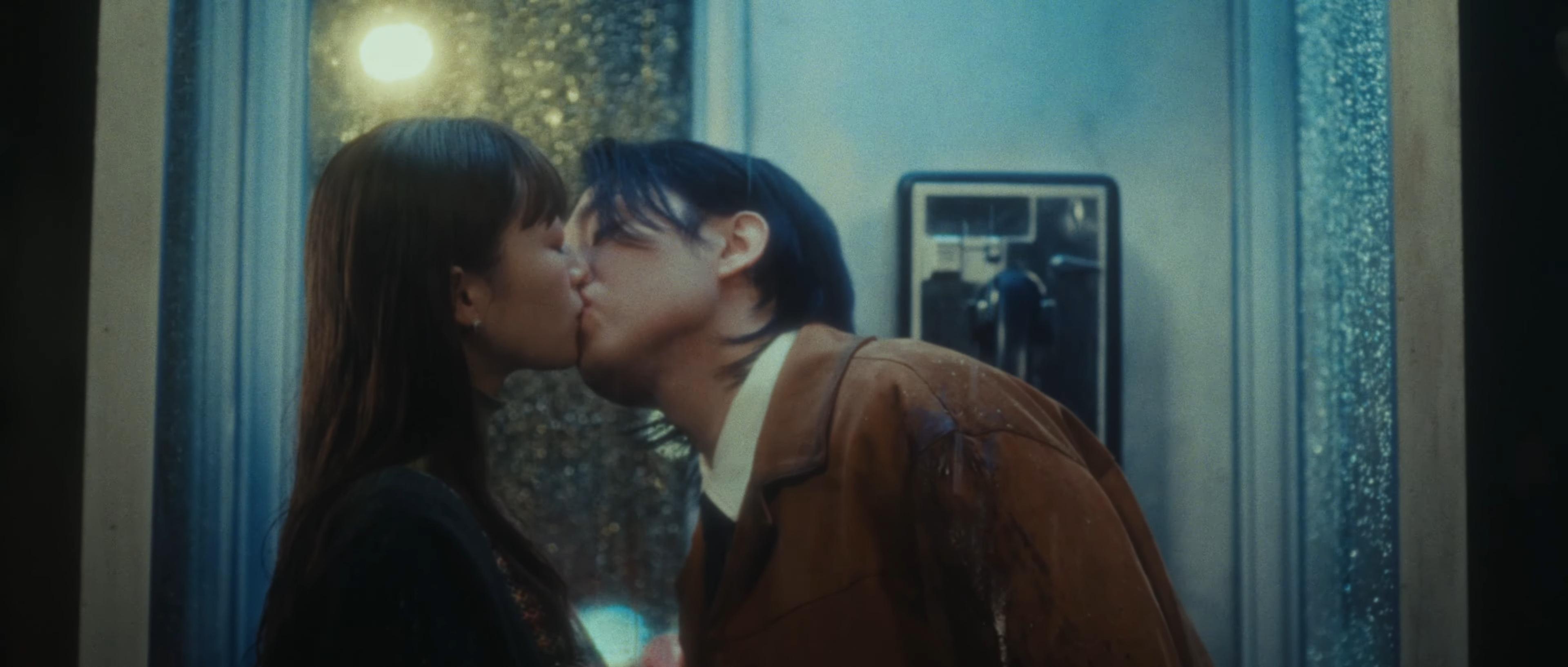 柳應廷Jer在新歌《不要說出來》MV中,緊張獻螢幕初吻,他坦言以為一take過,但原來真實拍攝比想像中複雜。